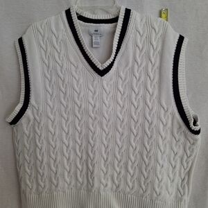 H&M Men's V-Neck Cable Knit Sweater Vest - White and Black